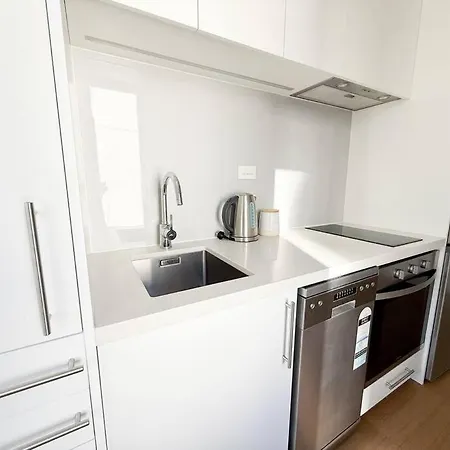 Hot Deal! Sky Stars Central Haven Studio With Nice Pool In Cbd Heart